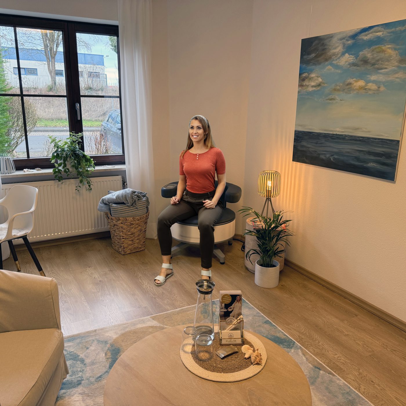 EMP-Beckenbodenstuhl im Studio der goldenen Mitte